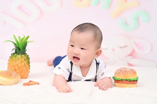 代怀哪里最便宜宝宝眼角红血丝